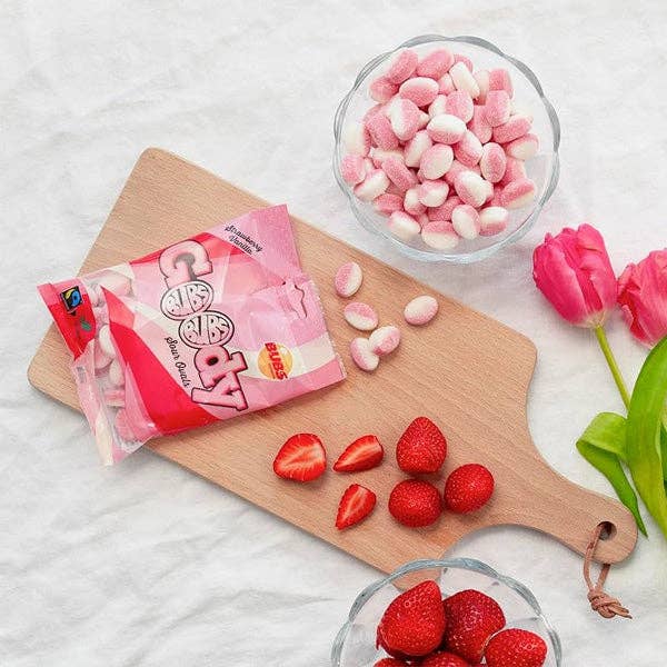 Showcase - BUBS Godis: Sour Strawberry Vanilla Goody Ovals (90g)